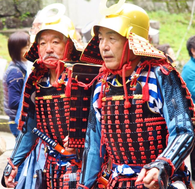 日光10 東照宮 〔百物揃千人武者行列〕 G 還御1/3 ☆観客へって 日光10 東照宮 〔百物揃千人武者行列〕 G 還御1/3 ☆観客へって
