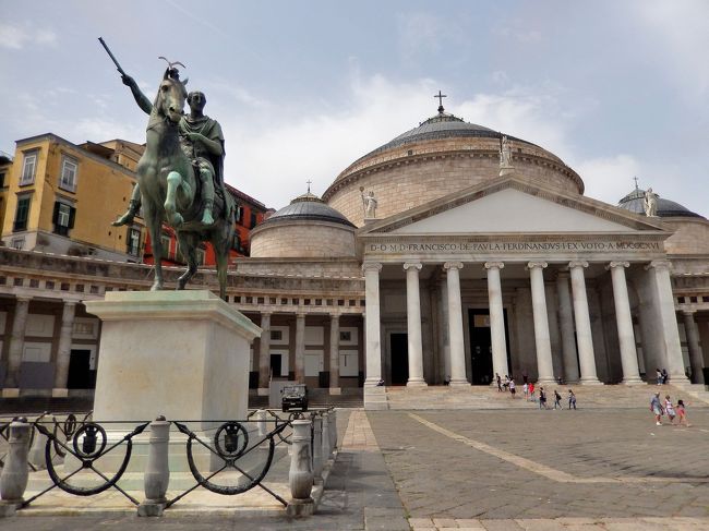 イタリア あっちも こっちも と欲張りなたび その40 ナポリ歴史地区 ナポリ イタリア の旅行記 ブログ By Junemayさん フォートラベル イタリア あっちも こっちも と欲張りなたび その40 ナポリ歴史地区 ナポリ イタリア の旅行記 ブログ By Junemayさん フォートラベル