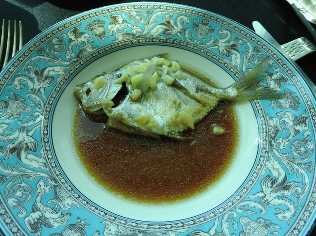 普通の煮魚だけど、ニンニクベース