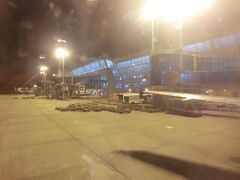21:40
今日は2時間揺れっぱなしでしたが、無事に仁川空港に到着です。