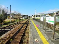 亀山湖周辺にやって来ましたが、もう１ヶ所寄り道をします。

上総亀山駅は、JR久留里線の終着駅です。
亀山湖・亀山ダムへの最寄駅になっています。