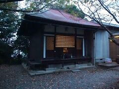 もう暗くなってきたし、あまりじっくり確認してみませんでしたが・・・これが虚空蔵堂でしょうか。