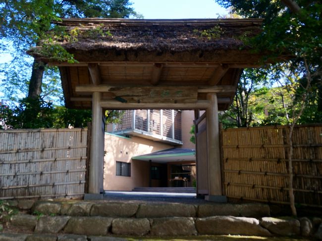 　板橋の駅から10分程歩くと古希庵に到着です。<br />山縣有朋が明治40年に古希を記念して造った最後の別邸です。<br />建物は関東大震災で倒壊し、何も残っていません。<br />現在はあいおい生命の研修所が建って居ますが、庭園は当時の様子を伝えます。<br />