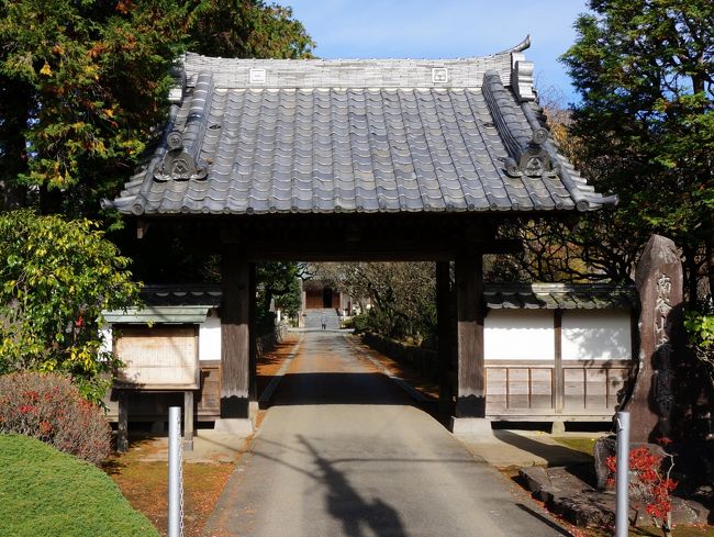 小径を抜けると香林寺、名刹らしいですが今日は通過。