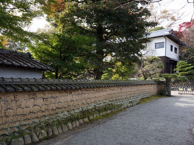 　松永記念館に到着。<br />電力王松永安左衛門が昭和21年に建てた隠居所の跡で、昭和34年には敷地内に松永記念館を設立、美術コレクションを公開しました。<br />