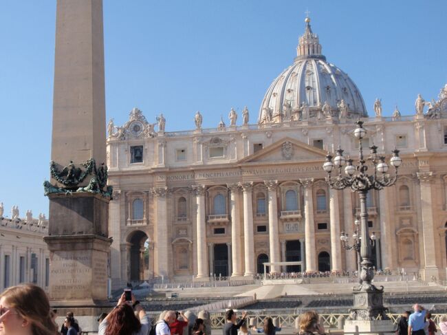サンピエトロ使徒座聖堂の正面