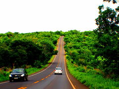 ブラジルの道路は写真の様に、真っ直ぐな一本道が延々と続くんです。