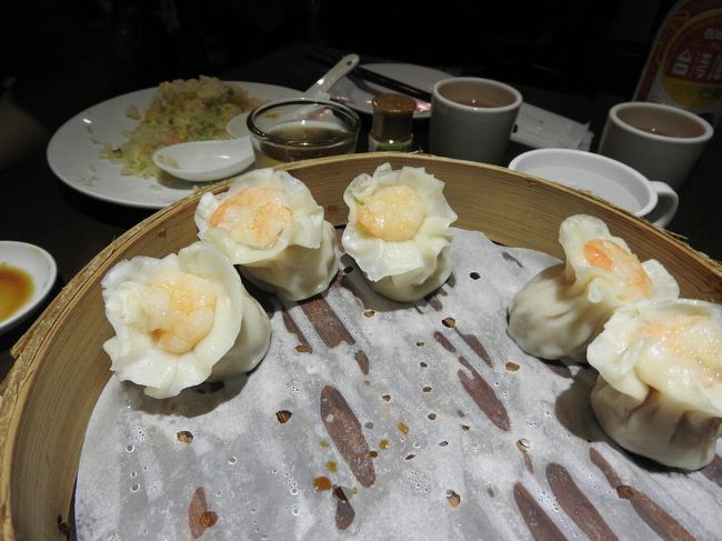 でもね、実はこっちのほうが私は好き。シューマイ。<br />ちゃんと味がついてて、何もつけなくても十分おいしい！