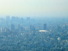 ２０１２年５月に完成したばかりのスカイツリーへ。
チケットとるのもなかなか大変だったようです。