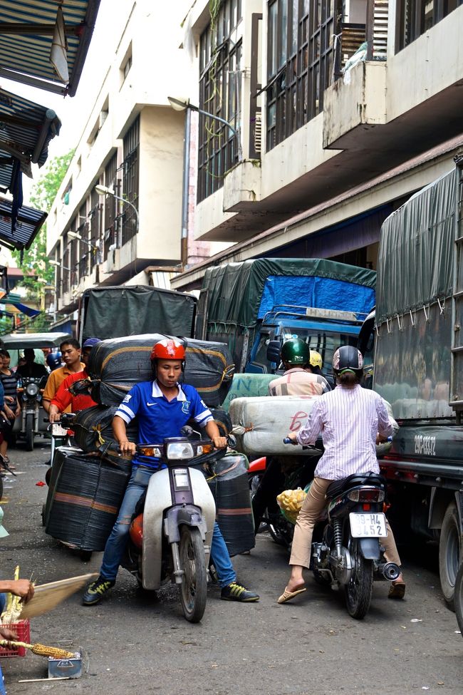 帰りも<br />ドンスアン市場を通り抜け