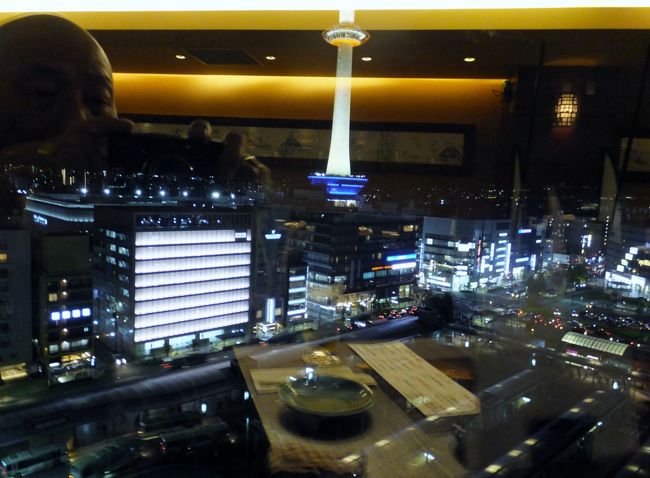 店内からの眺め<br /><br />京都タワーがよく見えます