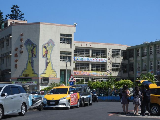 この町は、女王の首で生きているような感じすらします。<br />折れたらどうなっちゃう？！