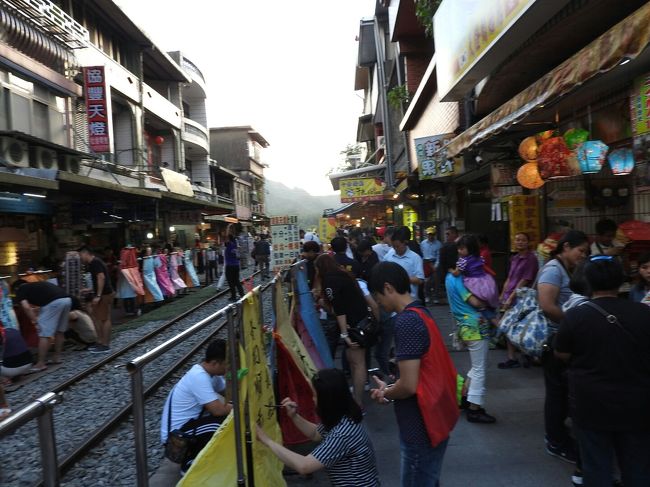 外でも願いを書く