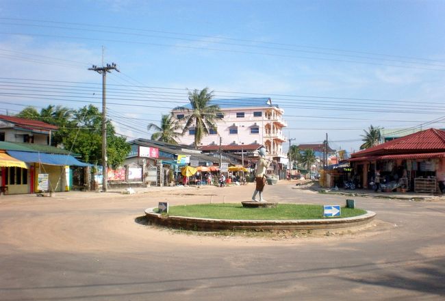 　ネット情報はあまりあてになるものではない。<br />　ゲストハウスにしても、情報とはまるで違っている。<br />　市場や飯屋をはじめとする店が近くに集まっているというが、それはどこにあるのか。