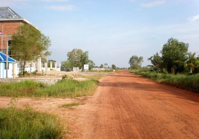 　もう少し進んでみよう。<br />　謎の建設現場を通り越して、さらに東に東に・・・