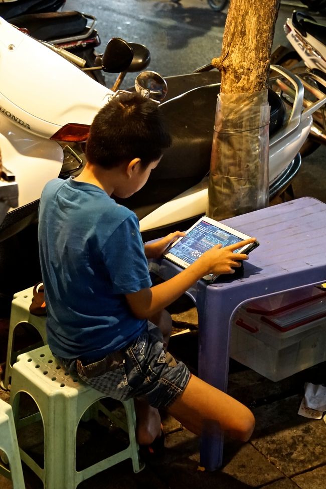 パスワードさえgetすると<br /> FREE WIFI 飛んでるからね