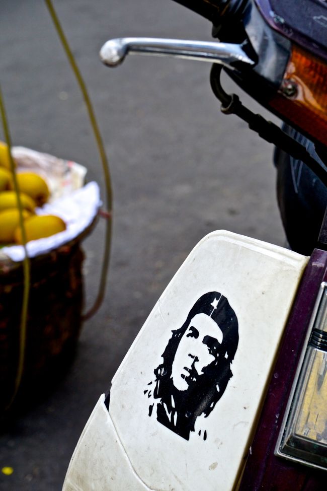 チェ・ゲバラのステッカーを見たら<br />夜行列車で一緒になったヴェトナム人の事を思い出した<br /><br />さてそろそろホテルに戻って空港に行かなくちゃね<br />