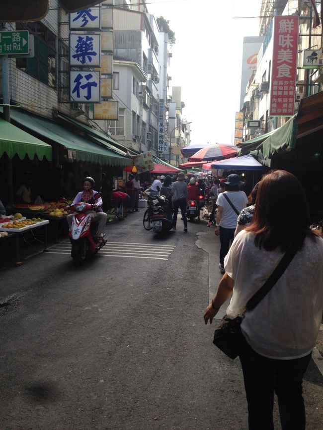 朝市を散策しながら駅へ