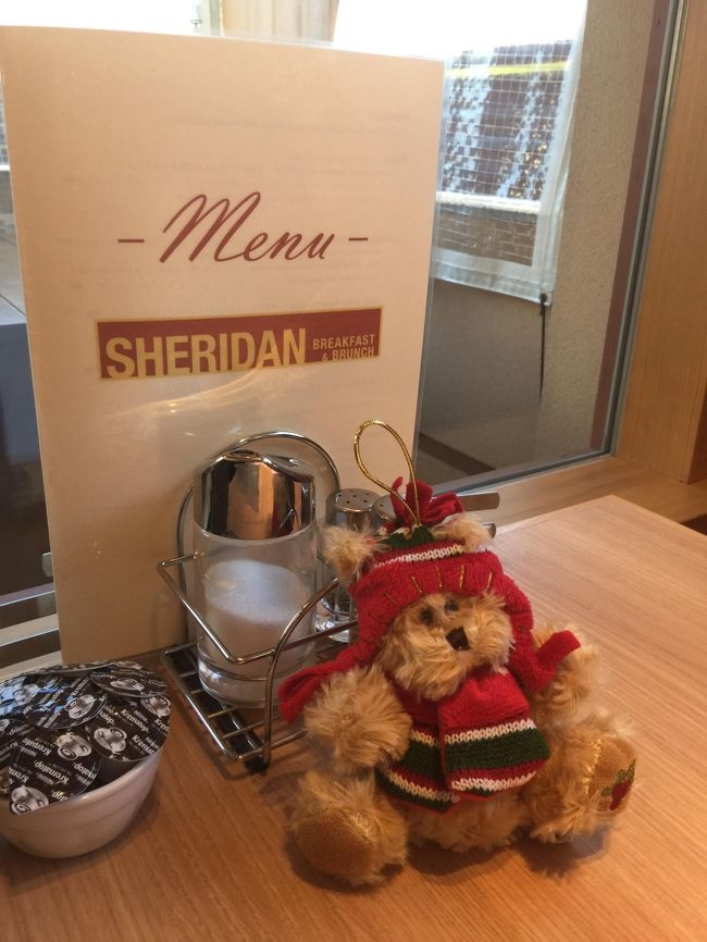 予約したので店内のお席にご案内されました。<br /><br />予約電話したところ声で覚えてくださっていらっしゃいました。<br />嬉しいですね。