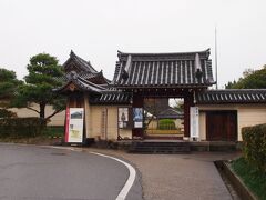 数分で法華寺に着きました。