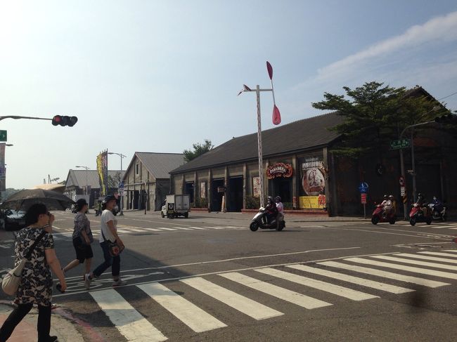 駁二芸術特区<br />アートギャラリーへ