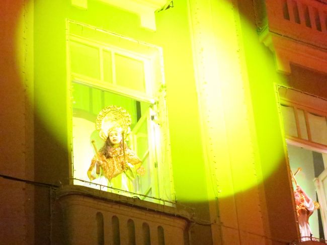 転落防止のため、しっかりした命綱を付けているそうです。