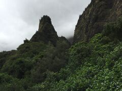 イアオ渓谷。
雨の浸食で削られて、すばらしい渓谷になっています。
駐車場から展望台まで結構あるきました。