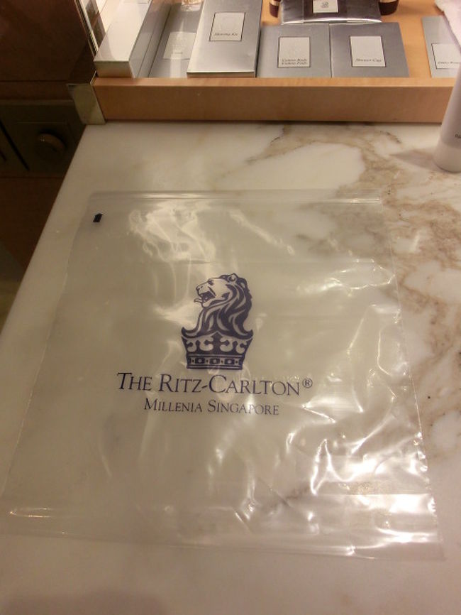 こちらにスマホ入れながら、お風呂で見たりも（笑）