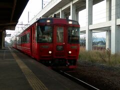 2015.12.20　川尻
先日快速格下げ報道の出た九州横断特急（熊本〜人吉間快速化）。「国鉄型特急列車の廃止」と言えば聞こえはいい（？）が、不思議とあまり乗り気ではない。