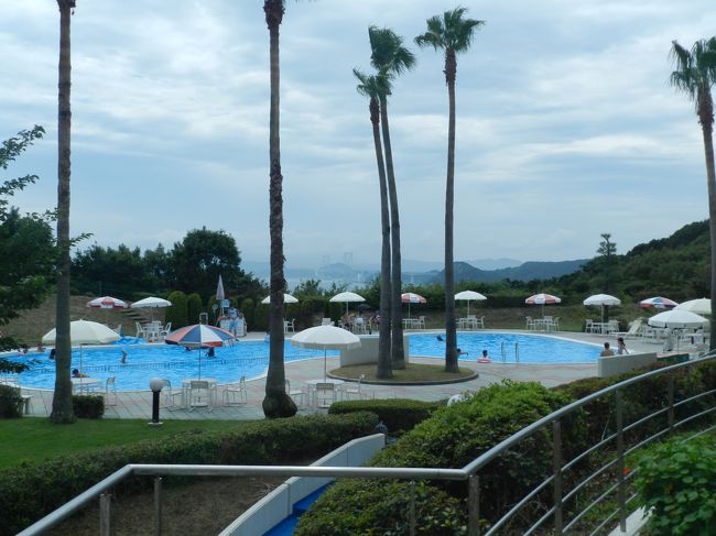 子供たちが遊んでいるプール。