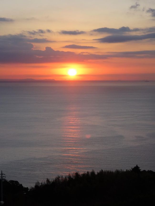 朝日からパワーをもらい、今日も一日元気でいこ〜う！<br />