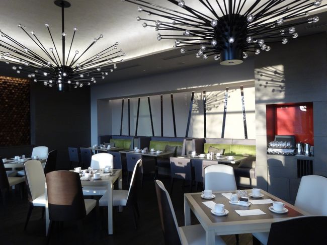 朝食会場、ブラッセリー「フローラ」