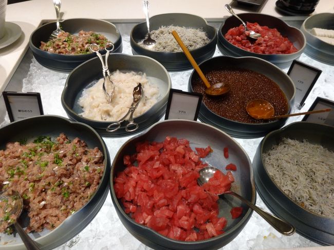 お勧めは、何と言っても「海鮮丼」<br />酢飯の上に、海鮮をた〜っぷり乗せよう♪