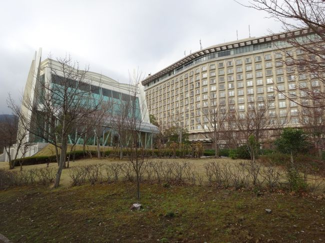 左手にあるのは、昨日クリスマスコンサートが行われたチャペル