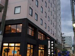 今日から2日間お世話になる、ホテルニュー奄美です。
名瀬の中心にあり、便利なホテルです。