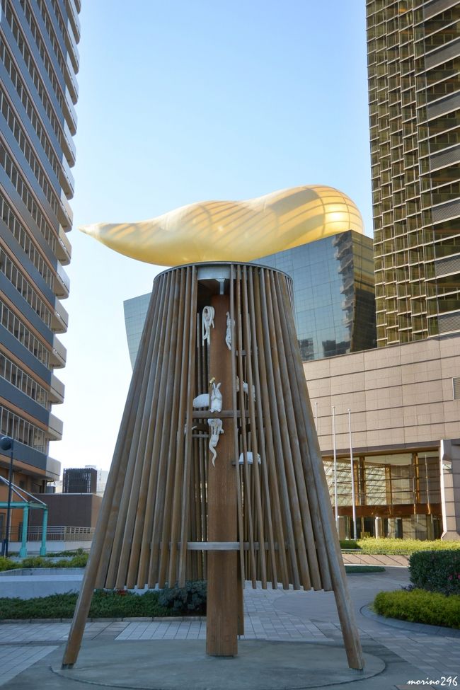 アート作品「バタフライ」 浅草寺で撮った写真をアプリで編集して作成しました。 アート作品「バタフライ」 浅草寺で撮った写真をアプリで編集し