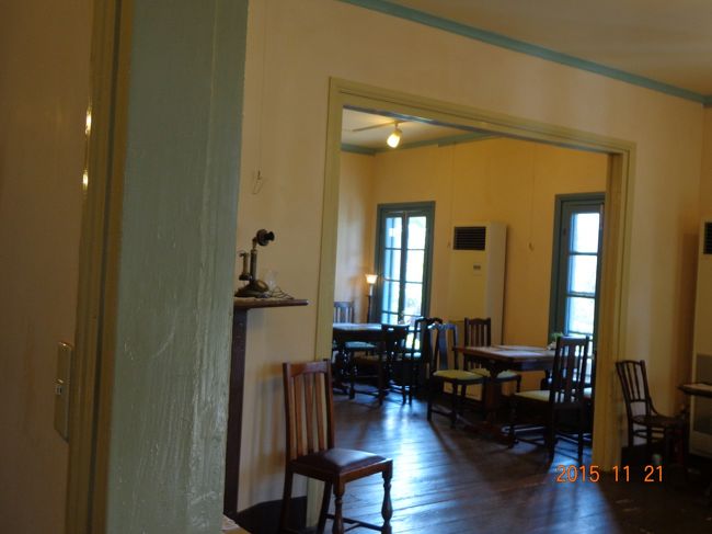 もちろんトイレはあります。後ちょっとしたカフェスペースも。