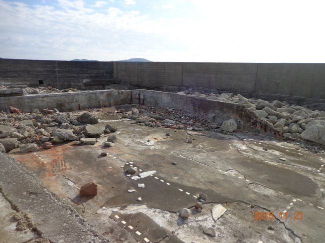 学校のプール跡。海水を引いていたそうです。