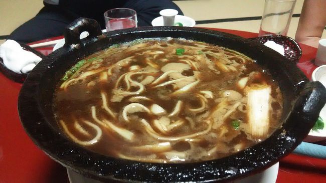 最後の締めでうどんが入ります。