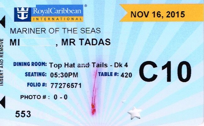 　クルーズ・センターでチェック・インするとパスポートと引き換えに写真のシーパスが渡されます。<br />　クルーズ船内で購入した物の代金など全ての費用がこのシーパスに載せられます。<br />又、チェック・インの際に顔写真を撮りのですが、船内で撮られた写真を自動的に顔認識で振り分けられ、このシーバスで管理されるようです。<br />後に、船内で撮られた写真を購入しようとＰＣで検索すると私と妻の写真が全て表示されましたよ。