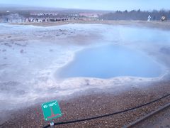 食後はゲイシール間欠泉へ。