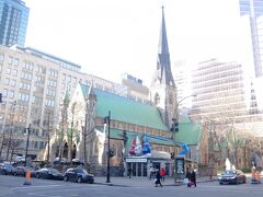 クライストチャーチ大聖堂．

名前から英国系．大聖堂(Cathedral) というほどには大きくない．