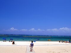 1：16

インタコの前の真栄里ビーチ

天気も良くて、結構な人でにぎわっていました

センターに立っているのが自分です