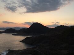 このクルスの海のというのは、延岡の手前の日向岬の細島灯台の近くにあり、正直なところ、クルスの海自体は足場が悪く見にいくことができなかったのですが、岬自体かなり絶景です。