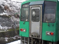 ここからＪＲ西日本管轄となるため乗り換えとなります、終点の富山まで乗ります。