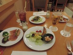 予約の時間が来たのでラウンジを後に
オールスタービュッフェへやってきました！