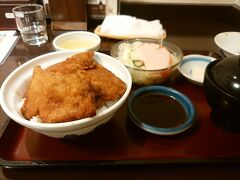 福井名物ソースかつ丼です、ソースとかつの絶妙のバランスと肉のやわらかさがとてもいいです、福井まで行って食べる価値ありです。