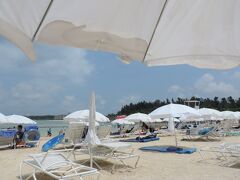 食後は部屋でのんびりしてから
かりゆしビーチへ♪