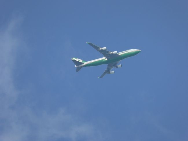 飛行機が上空を飛び交ったりと、意外とあきることがなかったです。