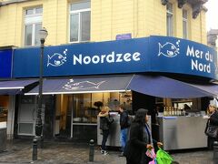 旅行前から行きたかったNoordzeeに来ました。
12時前だったからか、そこまで混んでいなかったです。
食事中にどんどん人が増えてきました。